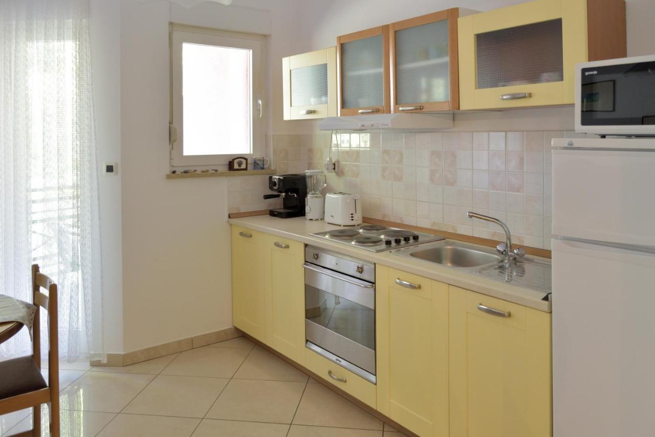 Pino Apartment Pula Ngoại thất bức ảnh