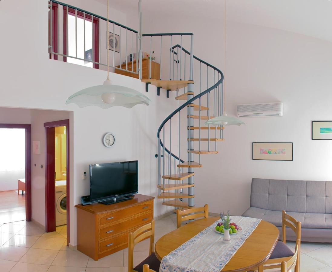 Pino Apartment Pula Ngoại thất bức ảnh