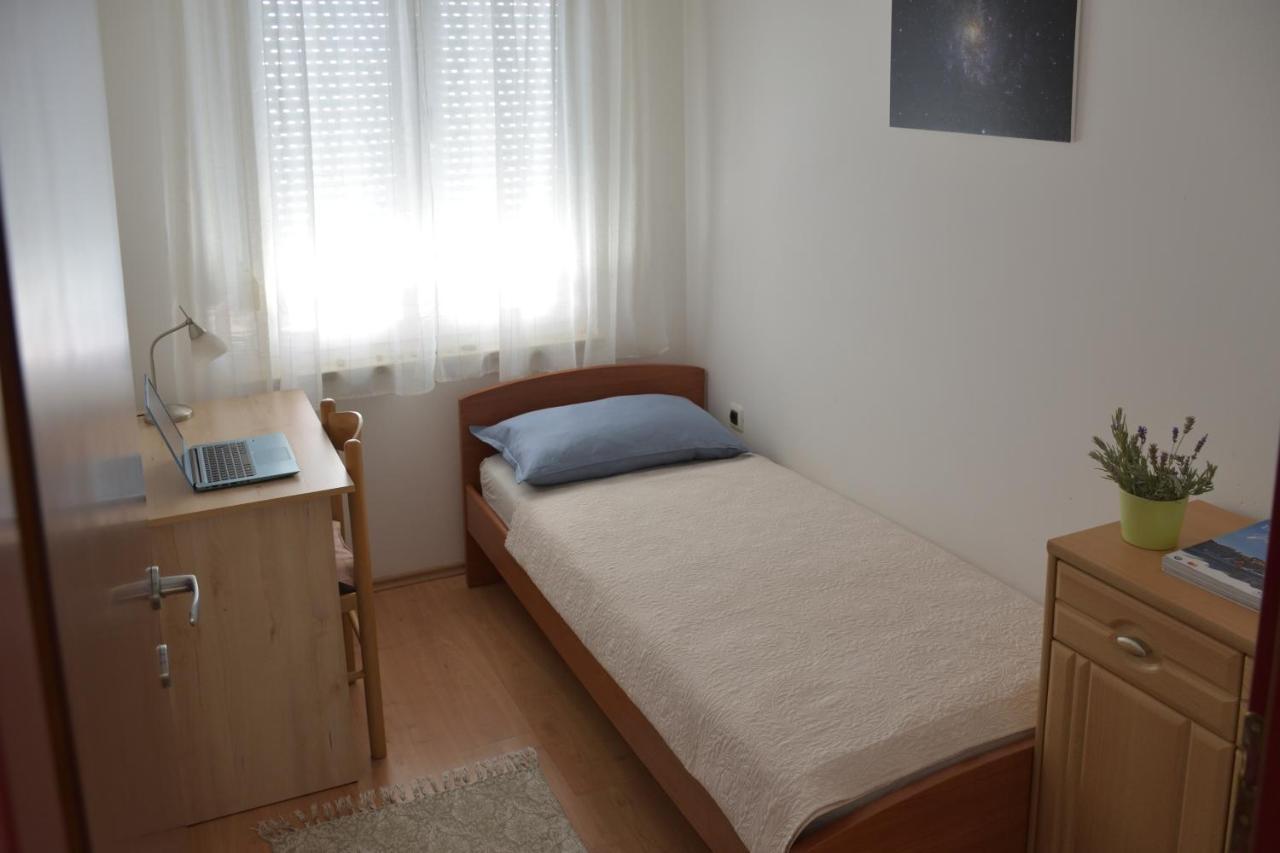 Pino Apartment Pula Ngoại thất bức ảnh