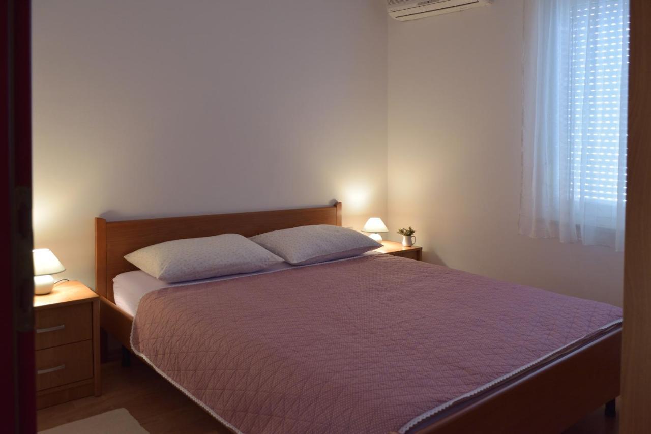 Pino Apartment Pula Ngoại thất bức ảnh