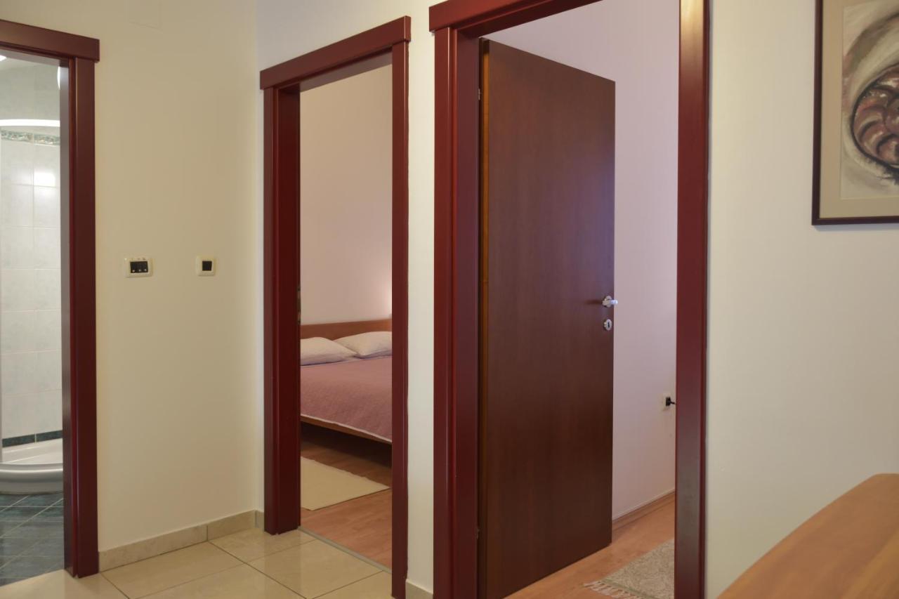 Pino Apartment Pula Ngoại thất bức ảnh